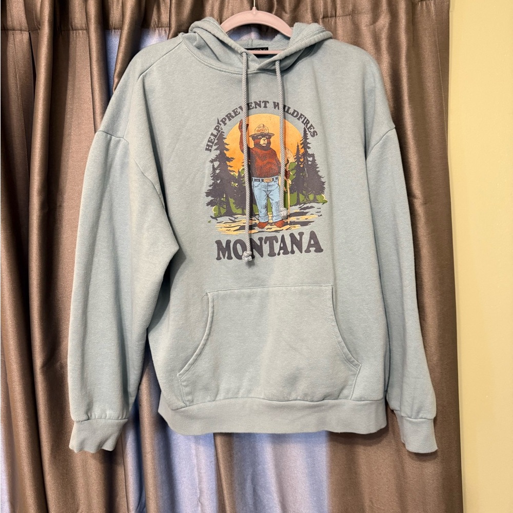Montana Wilderness Graphic Hoodie - Light Gray